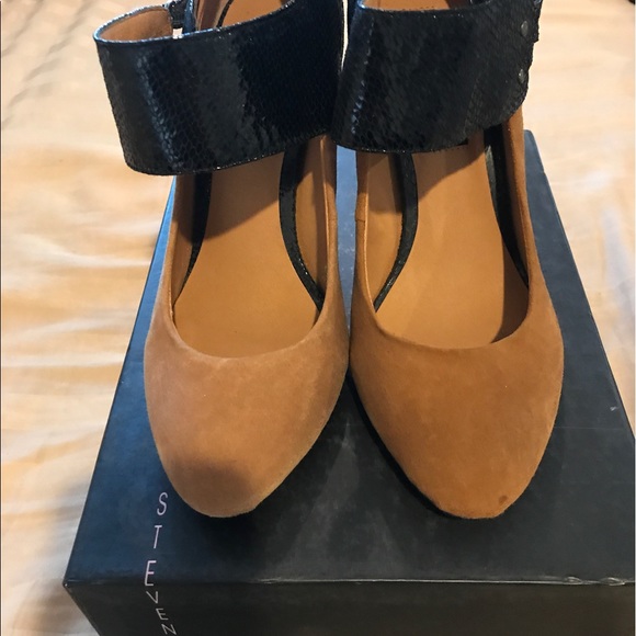 Shoes - Picture 2 of 3